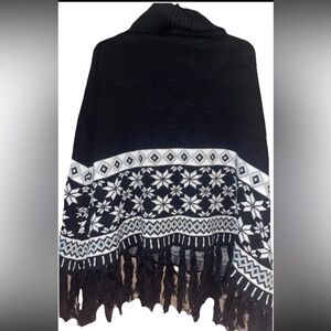 Women’s Avenue 9 Black Alpaca Poncho With Tassel Hem And Snowflake Design Sz L